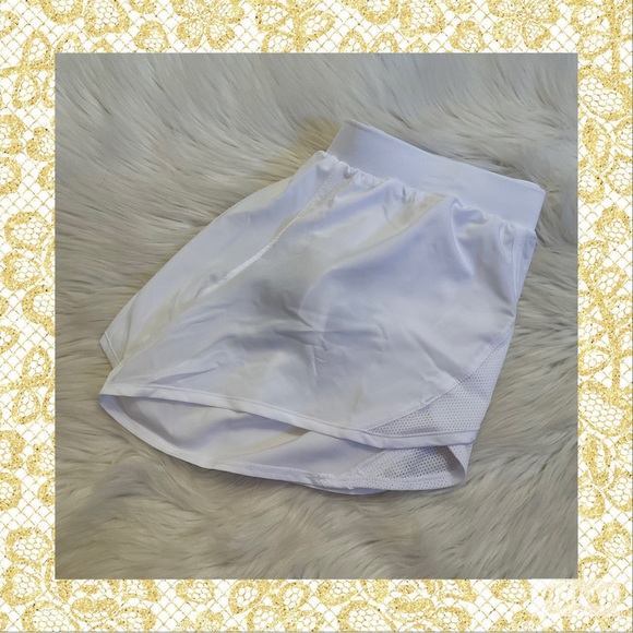 Under Armour UA Fly-By 2.0 Shorts - NWT - Medium - White / Reflective - Picture 1 of 12